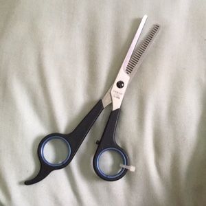 Hair thinning scissors